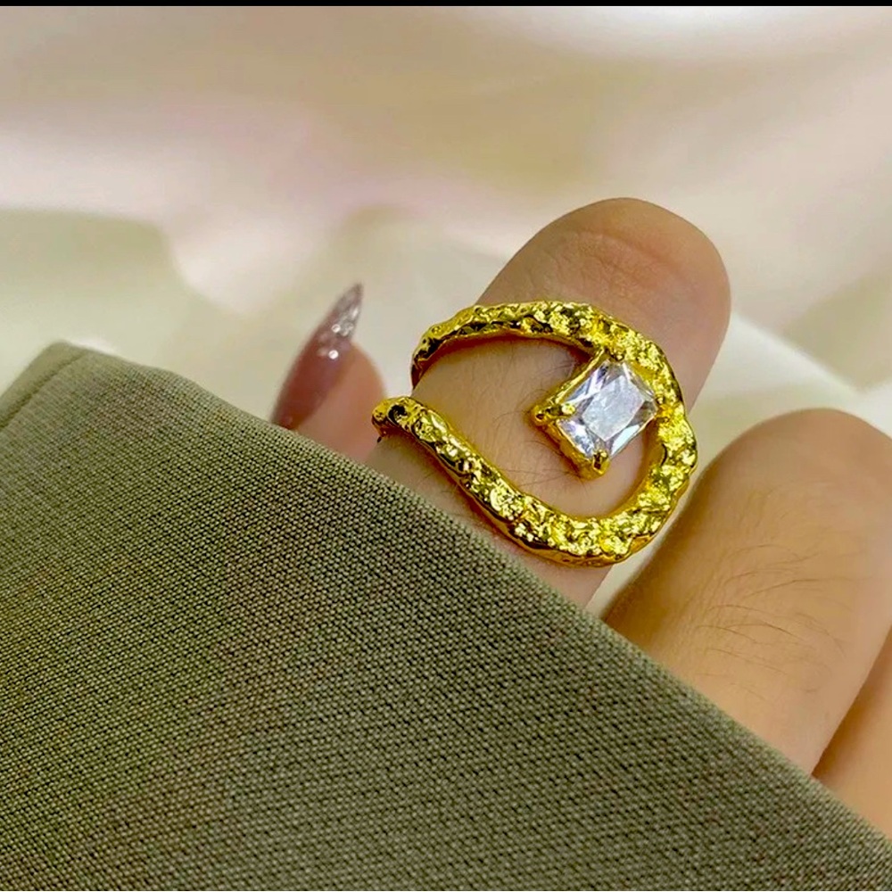 New Cubic White Zirconia Ring, Gold plated, adjustable opening